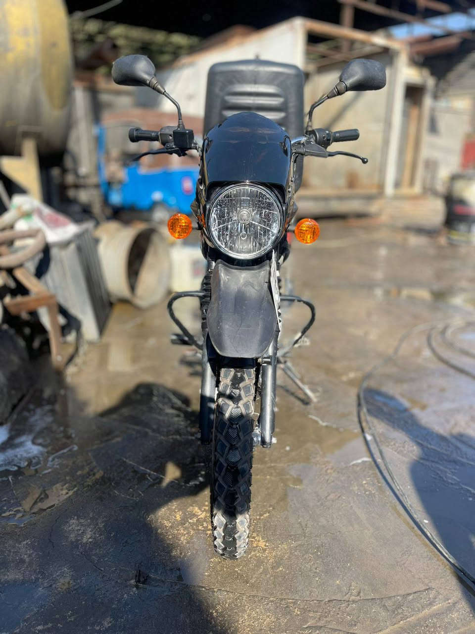 السلام عليكم بوكسر موديل 2022 محرك قبل شهر شديته جديد موديل 2023 رقم بغداد بسمي تحويل ثاني جيب فيتر  وافحص سعرهة 2400 وبيه مجال حك الجية مكاني البياع تقاطع درويش ***********
