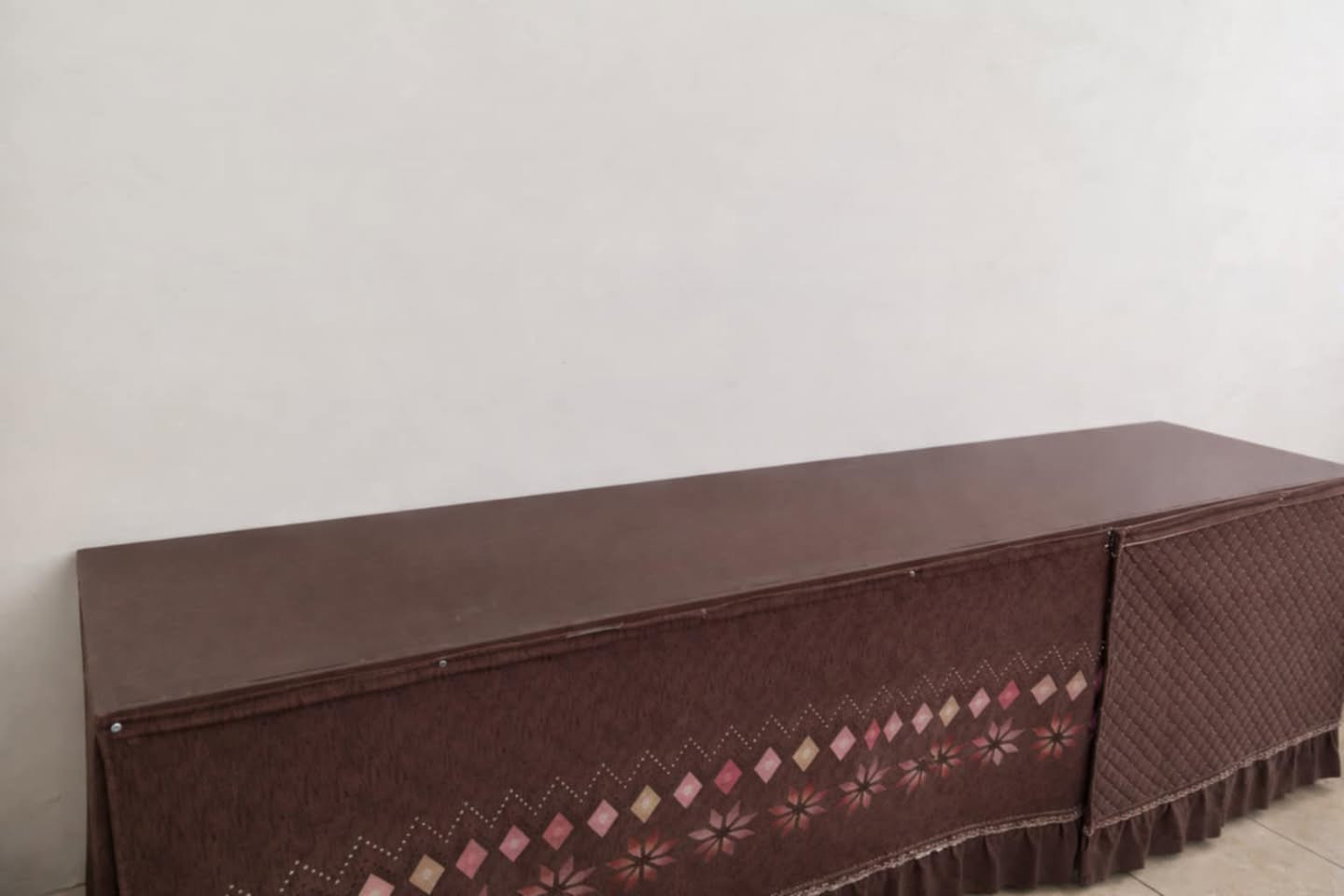 السلام عليكم
موجود بسطه مال مخضر للبيع

حلوه ومرتبه ونضيفه حديد ثقيل طول الميز 2 ونص متر

والبسطه حواليي 4 امتار وياها ميزان 

السعر خاص او واتساب ***********
