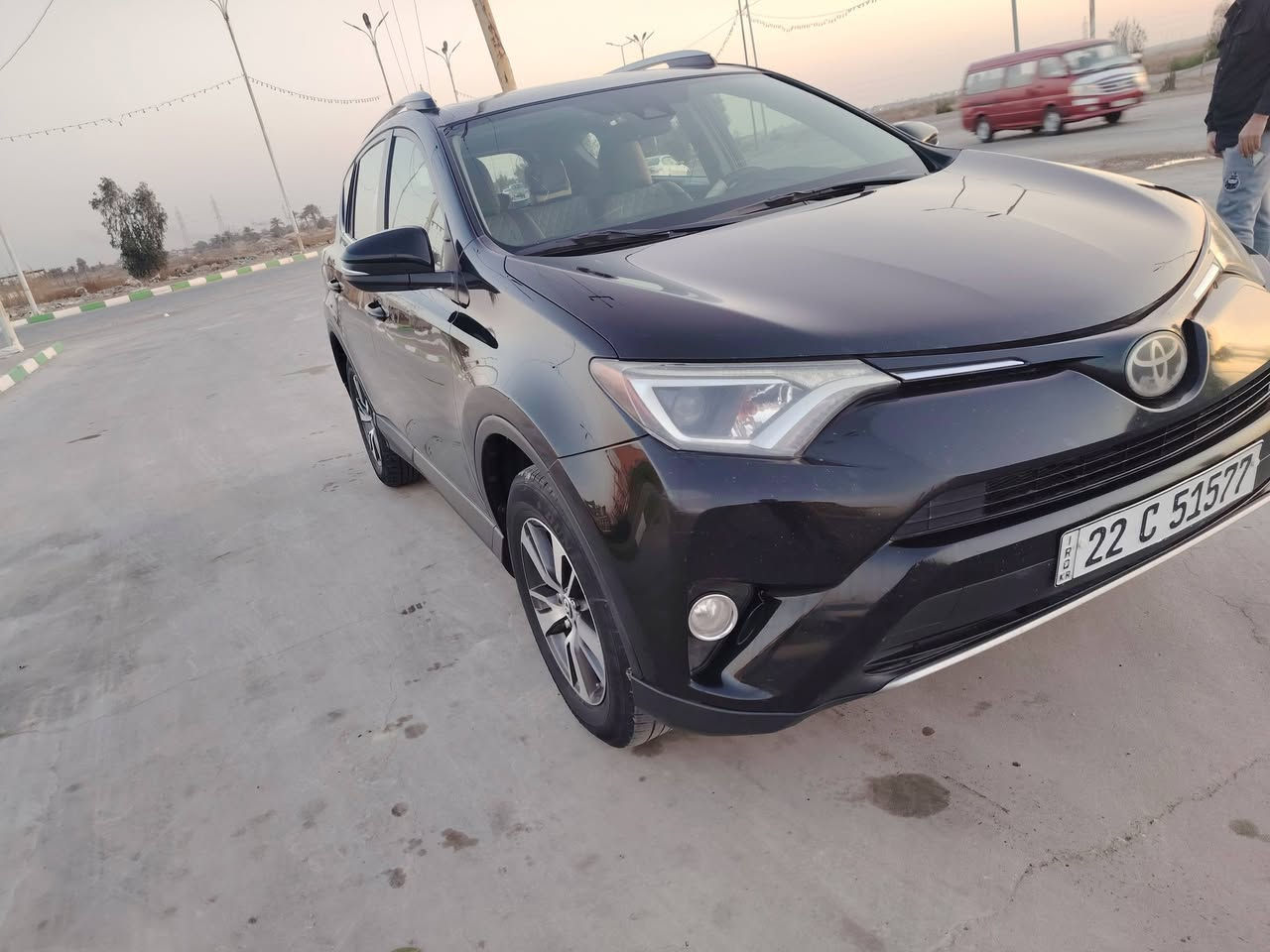 تيوتا راف فور 2018
فتحه بصمه اشاير بل مري 
حساس امامي 
كلين تايتل 
المقاعد جلد 
مواصفات xle
السعر 190 وبيها مجال 
للستفسار ***********
او ***********
وبيهن واتساب
