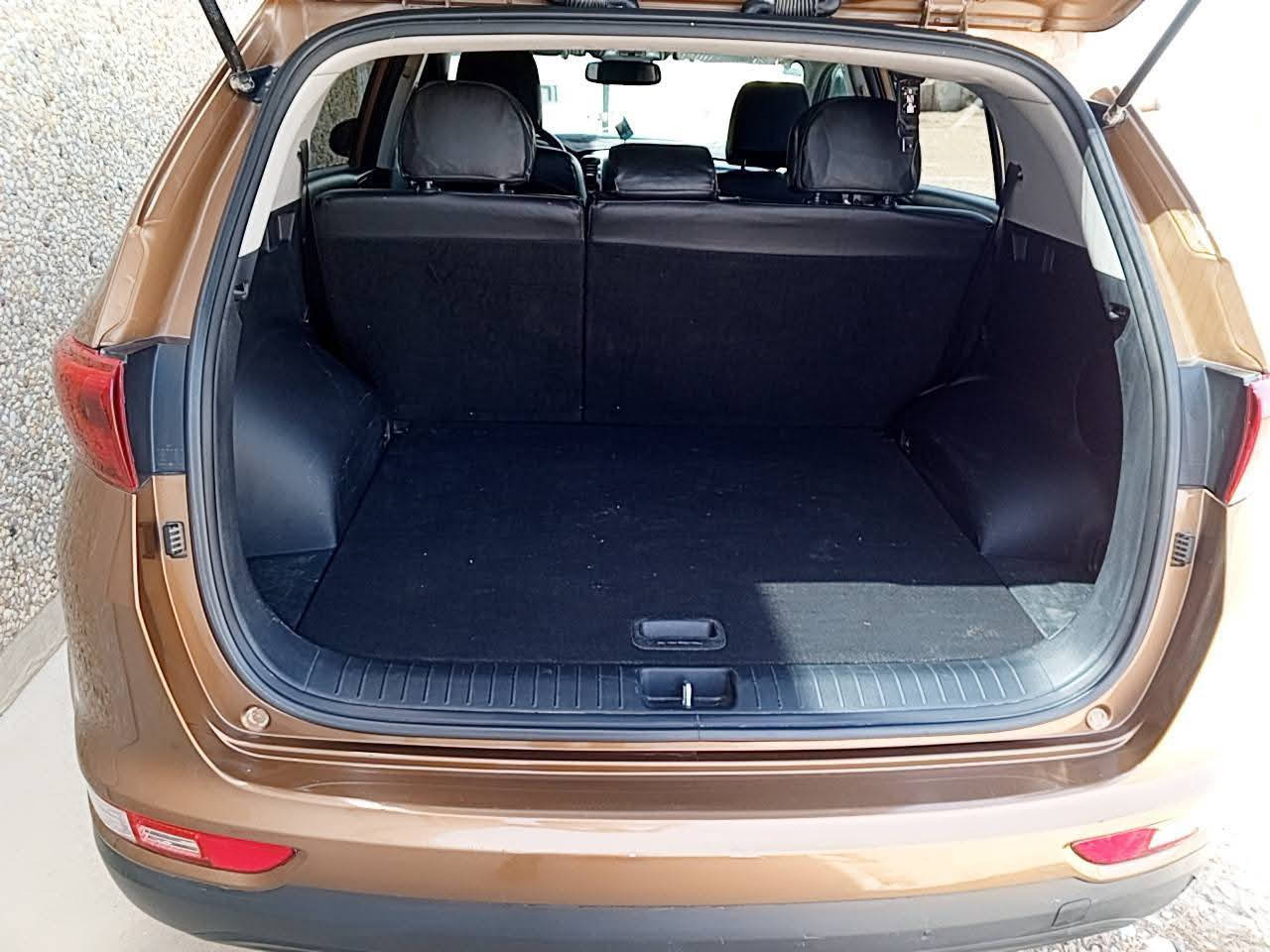 السلام عليكم ورحمه الله وبركاته سبورتج امريكي موديل 2017 ماشيه 72 وقابل للزياده حادثهه بارد بل بنيد وتبديل دعاميه فقط سياره جديده وعلى ايدي من سنة الدخول محرك 2400 gdi فول مواصفاتت
رادار 
تحكم قيادة
بنراما
ترحيب
بصمه
كشن تدفئه
وبيهه بعد مواصفات رقم واسط انكليزي سياره خير من الله دينار متصرف عليهه مكاني واسط وبأسمي هذا رقمي للتواصل ***********
