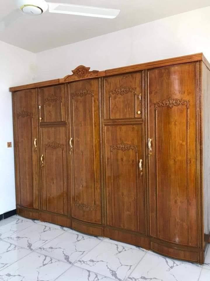 كنتور  5  باب  4 ملم 
الوجه صاج الداخل خشب عادي  القاعدة 
بلوك الضهر جرجوبة براغي 

*القياس 
الكنتور ارتفاع   220 سم وعرض 300 سم


**إذا كنت صاحب هذا الإعلان وتريد حذفه لأي سبب، رجاءا أرسل رسالة إلى الدعم الفني**