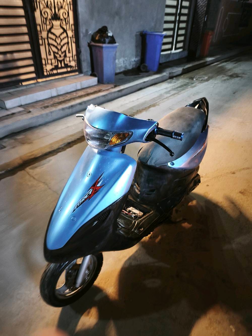 السلام عليكم ماكس قجمه للبيع 
مكينة مفتوحة تجفيت جديد خرسة نكره هندر شلعة و معدل كلچ امامي ماركة AHM سبايدر رياضي يدات رياضي كفراتها جدد مازده جديدة وبكلايت جديد كهربائيات كلها شغالة السلف هم بس الباتري كاعد السعر ٣٧٥ وبيها مجال بسيط العنوان  بغداد الشعب السريدات 