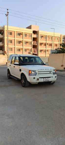 سياره لاند روفر فئة LR3 مديل 2007 وارد امريكي سياره مكفوله من الضربه القويه والكلبه والكص والعيب الشرعي مكينه وكير مكفولات 
سياره فول مواصفات 1/1
مكينه 3000ففتي
7راكب
كشنات جلد
كشنات كهربائي 
ويل كب
3فتحات بلقماره
لايت زنون 
حداديه 90%
3قطع تبريد
سياره جاهزه اي مابيه رقم بغداد انكليزي سنويه باسمي ل29 مشروع وطني سعره 95 مكانه ذي قار المركز 
*********** البصرة
