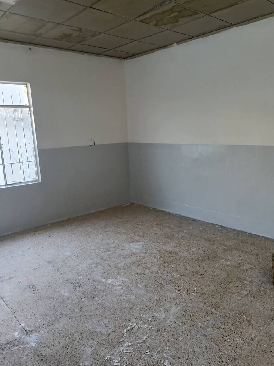 بيت للايجار للايجار حي الانتصار شارع 60 يم اسواق الخضراء مساحه البيت 100 متر بدل الايجار 225
***********
