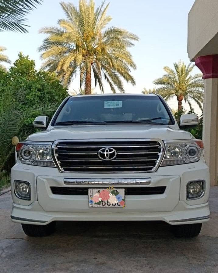 لاندكروز  2014 GXR بريم 
رقم بغداد انلكيزي بأسمي 
سنويه لغايه 2031
ماشيه 120 حقيقي كير ومحرك كفاله على وضع الشركه حداديه تخم تاير كله شركه السياره جديده جداً 
مكفوله ماعدا شبر صبغ في باب السائق + نص داير الجاملغ الخلفي الايسر 
فول مواصفات 
فتحه 
تشغيل عن بعد 
كشنات جلد كهربائيه 
دبل دفلوك 
شاشه كبيره ودبل كامرا 
سبعه راكب تبريد 3 قطع V6
حساس امامي وخلفي 
السعر 328 $
مكان السياره بابل ***********
