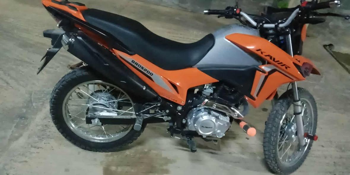 السلام عليكم دراجه قفاز موديل 25 للبيع او مراوس حسب لقناعه المكان حديثه للاستفسار ***********
