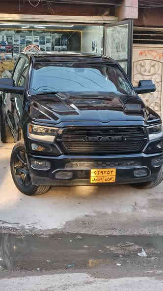 Dodge ram sport black package 2020 clean title 
دودج رام سبورت بلاك باكج ٢٠٢٠ باب طويل بدي قصير  كلين تايتل وارد كندي 
مواصفات لمتد 
دواخل جلد 
مكينه ٥٧٠٠ 
شاشه كبيره
رادار 
نقطه عمياء  
تبريد و تدفئة مقاعد 
بانوراما
دوسه كهرباء
و الكثير من المواصفات الاخرى 
 
ممشى السياره ١٢٣ الف كيلو 
السعر ٣٧ الف دولار و بي مجال
***********
