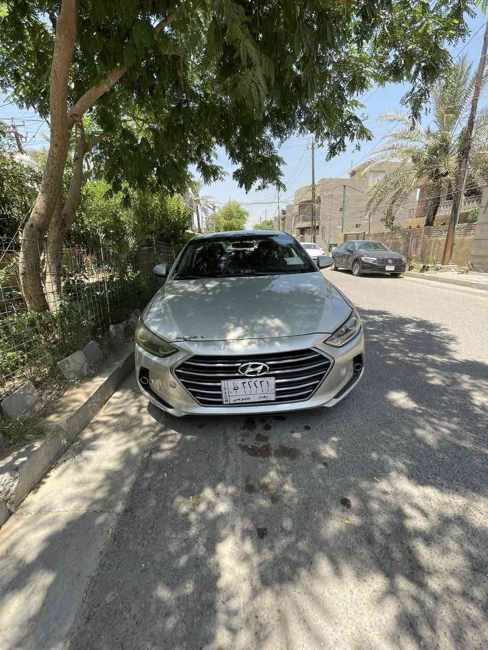 السلام عليكم النترى ١٧ أمريكي حادثها بنيد فقط نفسه معمر وبيها بل عراق بين بابين معجنه وحافه الرقم فقط من قبق الجنطه حداديه سياره جديده منضومه تبريد جديده 
معروضه ( 105) 
مكانها بغداد زعفرانيه 
للتواصل واتساب 
***********   نص فول السياره مواصفتها معروفه
