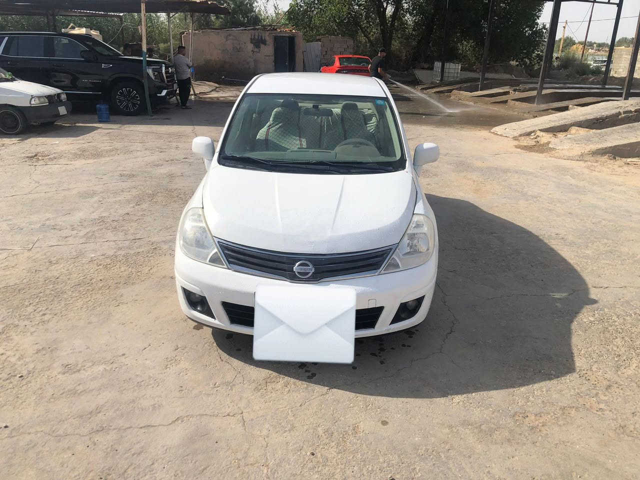 نيسان فيرسا 2009
محرك 1800
كير AT
داخل السيارة بيجي المرغوب
كير والمحرك والحداديه بحالة جيدة 
السيارة بيها جمالغ امامي ايسر وبيها ثلاث قطع صبغ ابيع احزام
السيارة رقم دوالي باسمي 
مكان السيارة ديوانية
السعر 67
الاتصال بالرقم ***********
