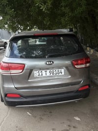 سورنتو 2015 خليجي V6  سبعه راكب حادثها باب تبديل خلفي عكس السايق فقط ك...