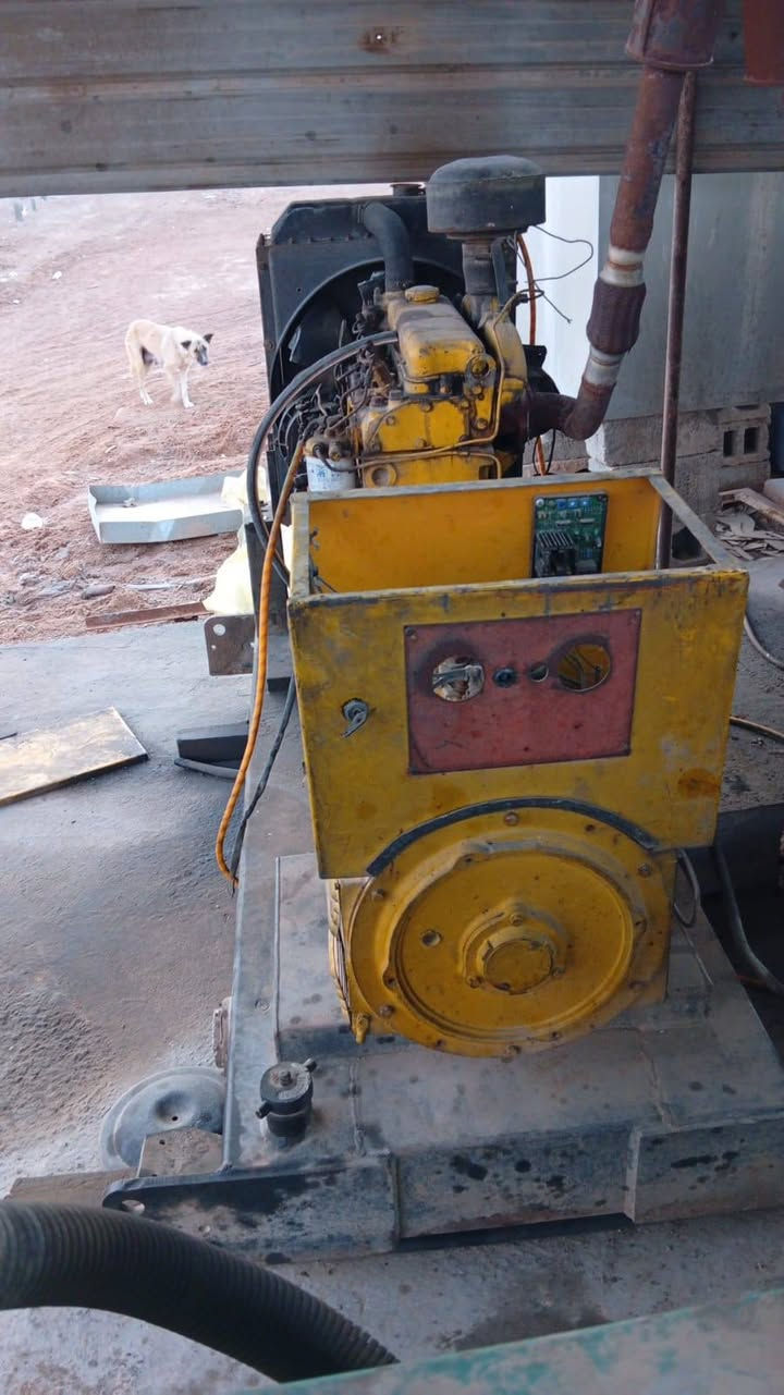 مولد فوركسن بيركنز ٤ سلندر ٤٠ كيفي  ع وضع الشركه ممفتوح مبدل بيه كازكيت مكان الانبار الحبانيه سعر ٢٠ ورقه قفل 
***********
