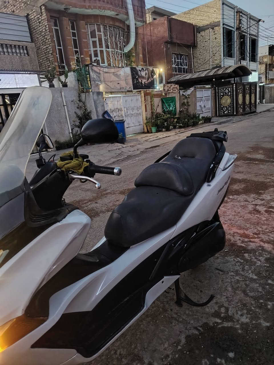 السلام عليكم سلفر ونج GT 400 اوفر مود ABS سكيورتي مكينة كفالة دراجة جاهزة مكفولة عدة الصبغ مصبوغة عام و بوليش للجمالية زوج تايرات جدد 
السعر 15
مكاني بغداد الشعب 
***********
