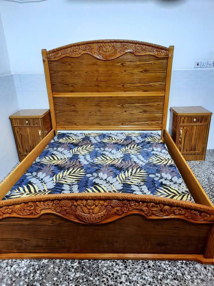 سرير نفرين الطول مترين
العرض متر ٨٠سم 
الجربايه نفرين
ويه كومديات  أو بدون كومديات


**إذا كنت صاحب هذا الإعلان وتريد حذفه لأي سبب، رجاءا أرسل رسالة إلى الدعم الفني**