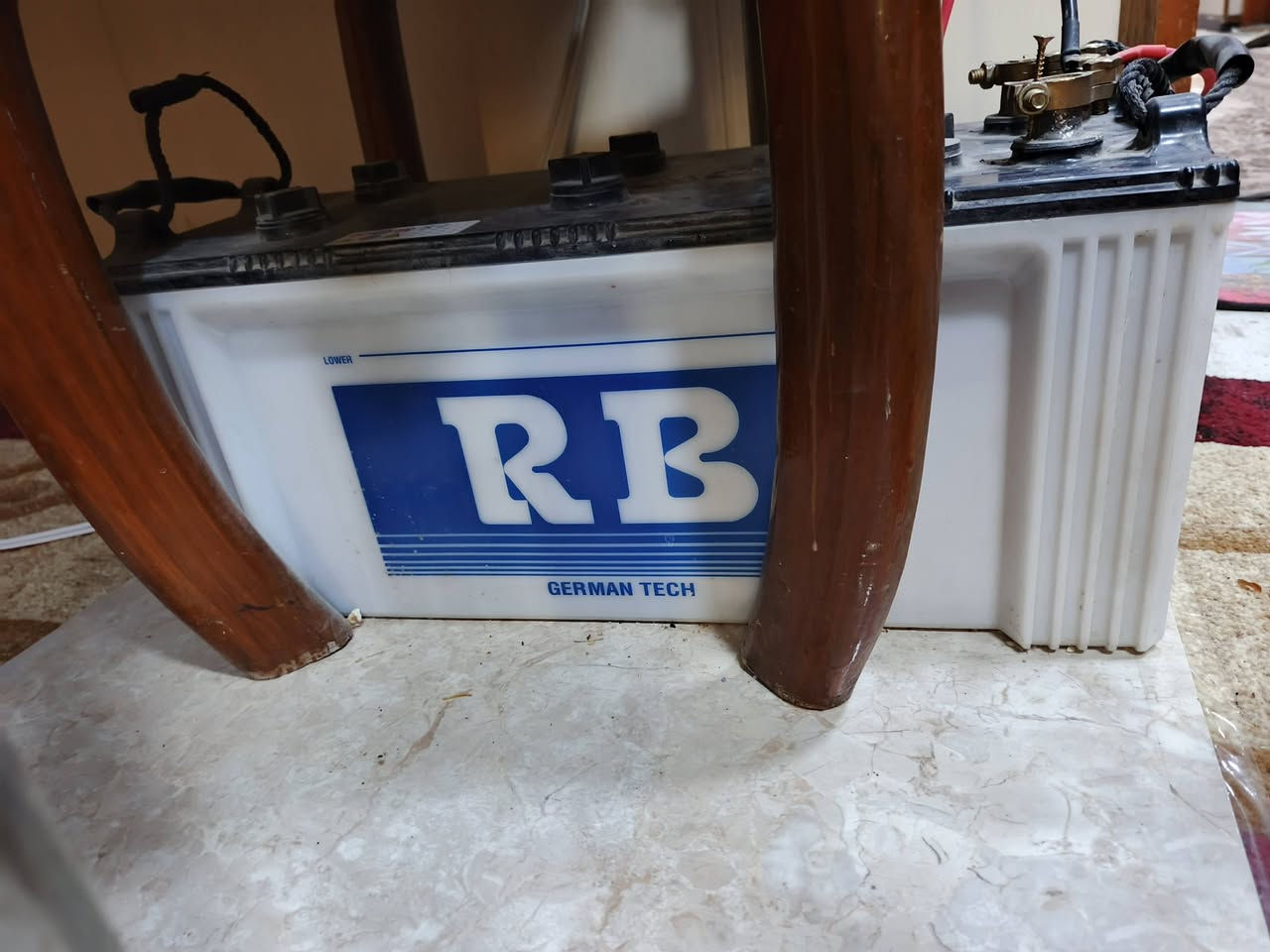 عاكسة مكسما جديدة استعمال 6 اشهر للبيع 
وباتري 150 امبير 
وبعدها ضمن الضمان وضمانها سنتين 
مكانها كربلاء طويريح 
للتواصل ‏‪***********‬‏
