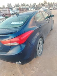 النترا 2013 امريكي السياره باسمي بيه قطعتين جاملغ وباب خلفي السياره ال...