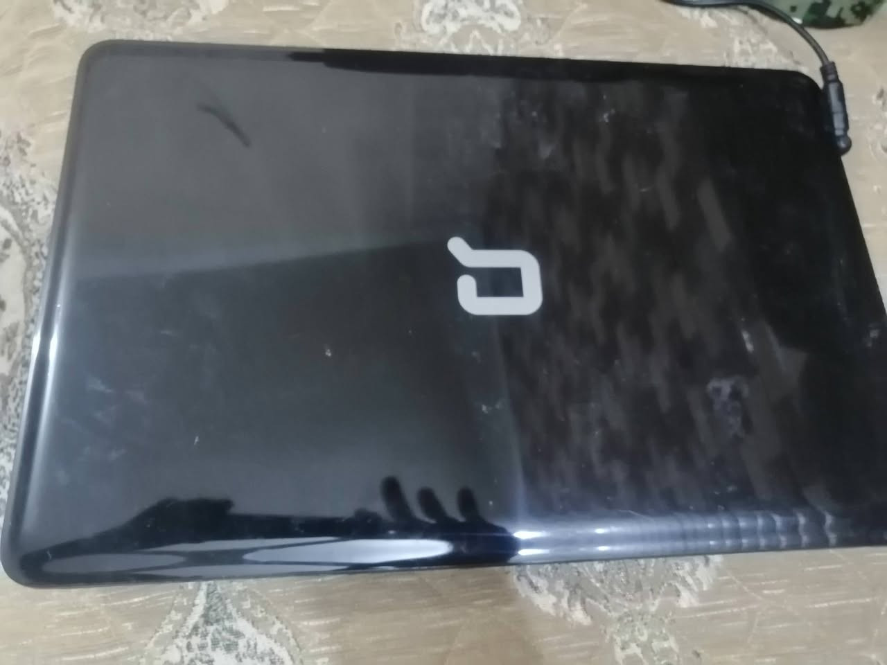 مواصفات الجهاز التقنية:
​نظام التشغيل: Windows 7 Ultimate (نواة 32 بت - X86-based).
​المعالج (Processor): AMD E1-1200 APU (سرعة 1400 ميجاهرتز، ثنائي النواة).
​الذاكرة العشوائية (RAM): 4.00 جيجابايت (المتاح منها للاستخدام هو 3.48 جيجابايت، وهذا طبيعي في أنظمة 32 بت).
​إصدار البيوس (BIOS): Insyde F.13 بتاريخ 2012.معالج E1-1200 مخصص للمهام المكتبية البسيطة جداً وتصفح الويب الخفيف. ستلاحظ بطءاً كبيراً إذا حاولت تشغيل برامج حديثة أو متصفحات متطورة (مثل Chrome أو Firefox بأكثر من تبويب).
السعر:50 وبيها مجال
مكاني بعقوبة الكاطون (حي اليرموك الثانية)


**إذا كنت صاحب هذا الإعلان وتريد حذفه لأي سبب، رجاءا أرسل رسالة إلى الدعم الفني**