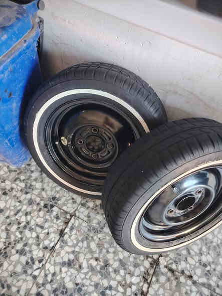 وياله 13 هن وتايراتهن نضيفات 
بيع المستعجل ب60 الزوج 
***********
