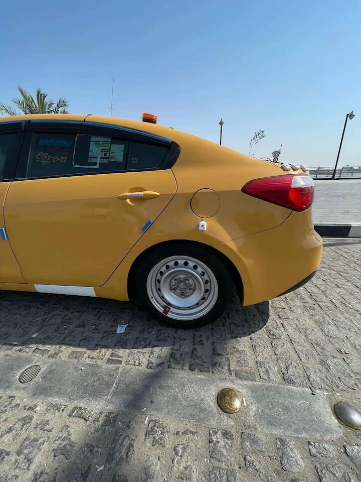 السلام عليكم كيا فورتي ادوات حاوية  بدونة كصة السياره مرقمة عماره إنكليزي شرط مال مديرية السياره كسر نايلون 
السياره متعوب عليها ومصروف عليها اهواي الله شاهد 
تفئة تبريد  كشنات  كشنات الوره من فصل vip 
1بدون سنوية
2عليها رنك كوري اطلي 
3تخم تاير نقشة وحده جديد 
4 باتري جديد 
5توني مبدل دهن كير ومحرك 
6حدادية بس ربل طبلة عدد٢ 
7 منظومة زنون عالي ناصي اصلي شرط 
ول سياره شوفت عينك
كلش جديده
السعر ٦٠ وبيها مجال مكاني البصره 
***********
