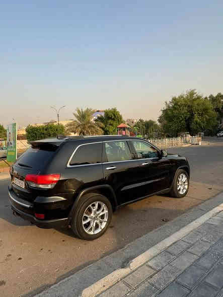جيب شيروكي موديل 2014 لمتد فول واحد ع واحد  
رقم بغداد الجديد 
سنويه جديدة 
سياره خليجيه بيه فقط جاملغ 
وجراد ونصبغت حزام 
و القماره بيه جراد خفيف 
تبريد ممتاز 
حداديه جيده 
كير ومكينه بحاله جيده 
محرك v6
بصمه 
شاشه كبيره 
قطعتين تبريد 
تحكمات ستيرن
شفتات  
كشن كهرباء 
دوشمه جديده 
وغرفتها جديده 
السعر 170 وبيه مجال 
*********** للاستفسار
عنوان الدوره بغداد
