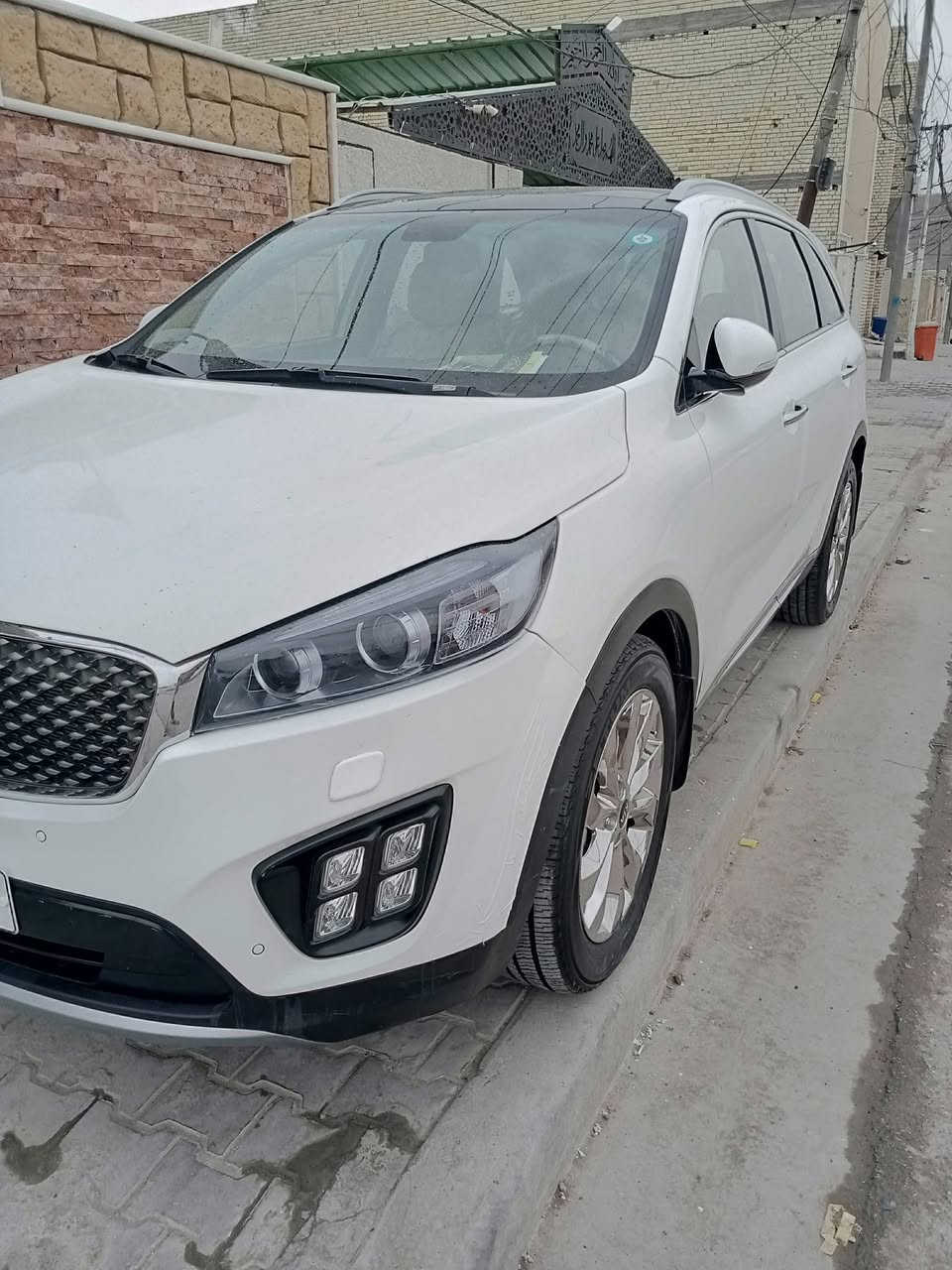 السلام عليكم سورنتو خليجي موديل 2018 سيارة جديد فول مواصفات مكينه 6 سلندر رقم الهاتف ***********
