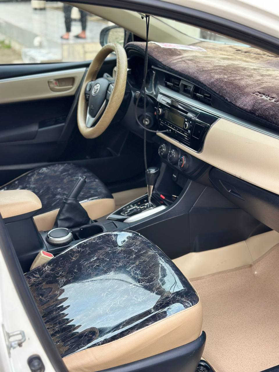 السلام عليكم 
كورلا 2015 شركه عامه  رقم بغداد باسمي
ماشيه 155محرك 1.600
كير ومكينه كفاله وحداديه 
فقط صبغ شبر بالبنيد السونار مرفق السعر 148$مجال بسيط مكان السياره كوت***********
