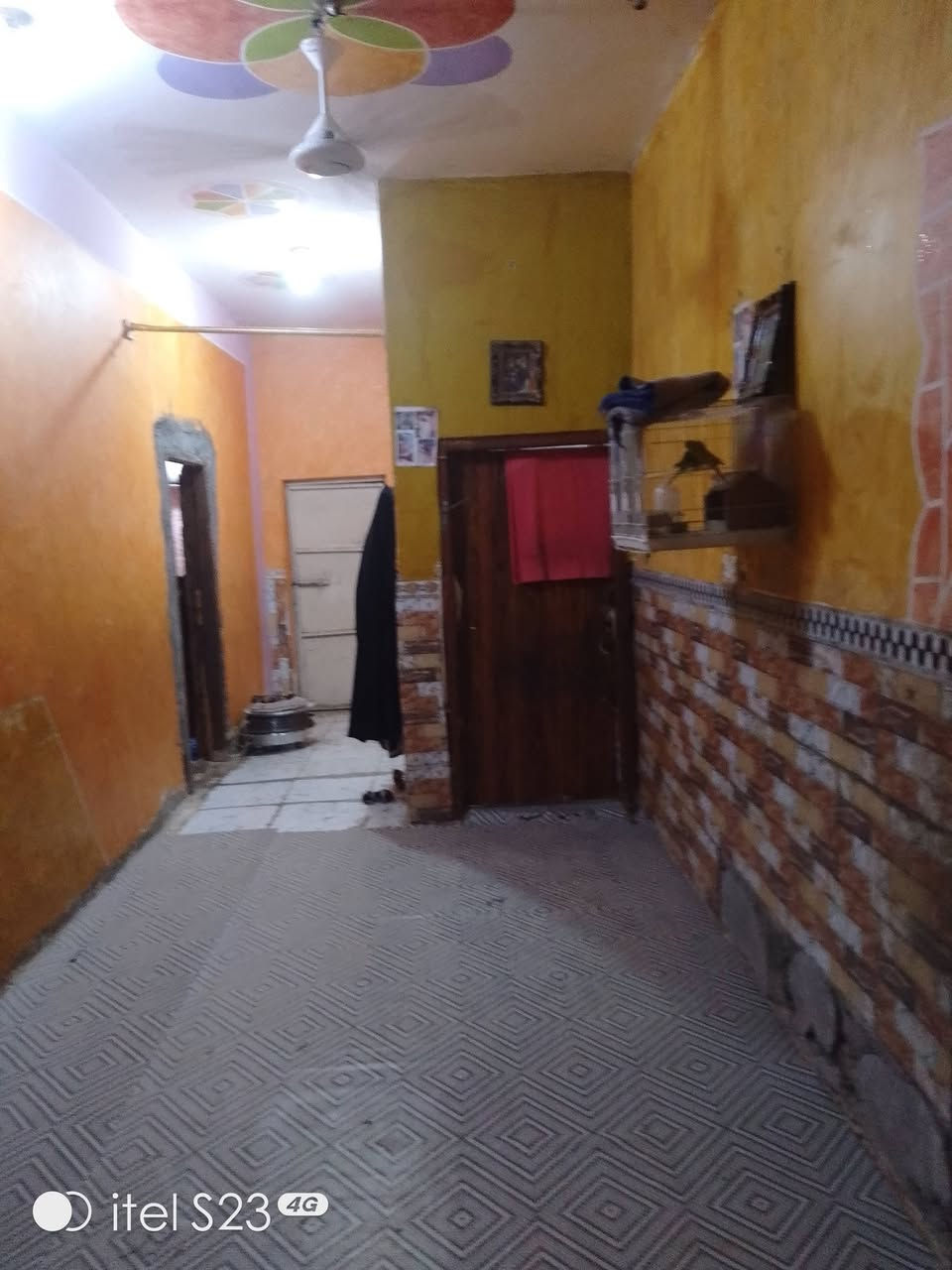 بيت للبيع تقريبا 95متر في قضاء المدينة قرية خميسة بي غرفتين ومطبخ رايده 25مليون وبي مجال هاتف ***********
قرب مدرسة البطحاء
بيت للبيع تقريبا 95متر في قضاء المدينة قرية خميسة بي غرفتين ومطبخ رايده 25مليون وبي مجال هاتف ***********
