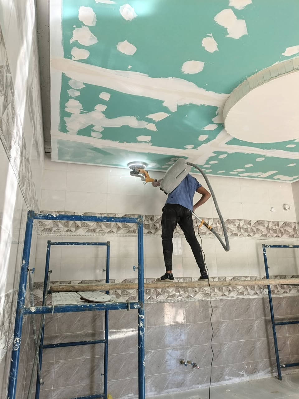 اللهم صلي على محمد وآل محمد
جزء من اعمالنه 
تغليف جبس بورد 
تغليف سقوف ثانويه 
طلاء منازل داخل وخارج  
للأستفسار مراسلة الصفحه او الاتصال على الرقم 
***********/هيبت 
‏‪***********‬‏/كرار بلاسم
