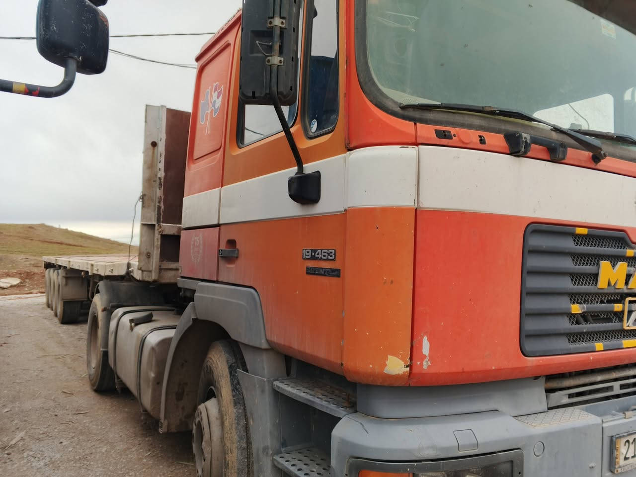 لەسەر ئیزنی ئەدمین مان سەقەر مۆدێل 2000 گێڕ عادی 3دنگیر گراوە بە4 دنگیر گێڕو مەکینە بەشەرت سەنەوی نوێیە تا 2028 ڕەقەم تازەیە هەزەی تازەیە حسەی گازی هەیە بەناوی خۆمانەوەیە 90گەڵا و مەعمەلە ***********ــــــ ***********
