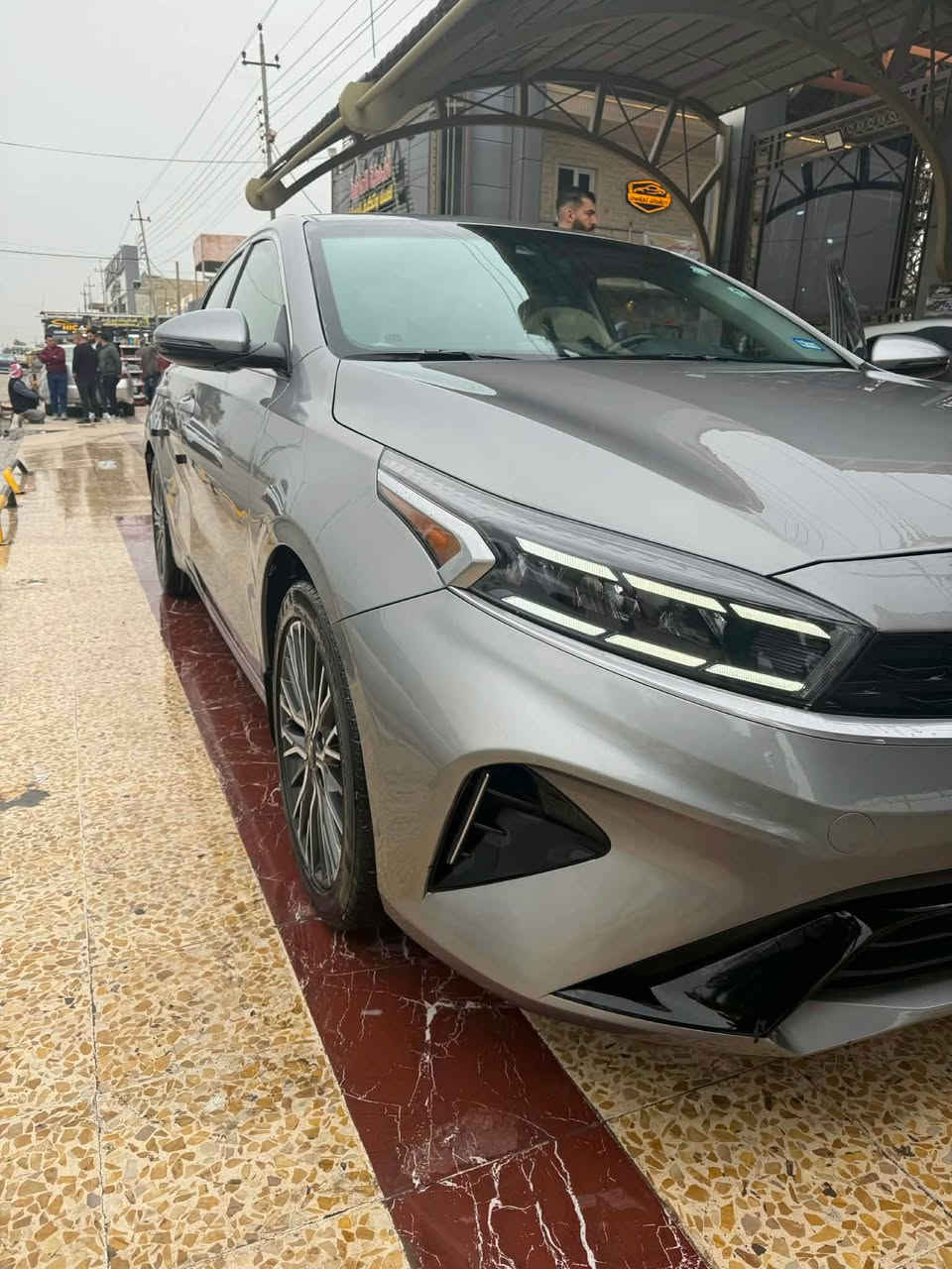 فورتي 2023 
محرك 20دوش
ماشية 27ميل 
فول مواصفات
تدفئة كشنات  +استيرن 
فتحة سلايت 
وباقي المواصفات المعروفة 
والسيارة كلش نظيفة 
الضرر تبديل باب الخلف عكس السايق بدون ايرباك 
للتواصل ع الرقم ‭0770 424 8690‬ موصل, نينوى
