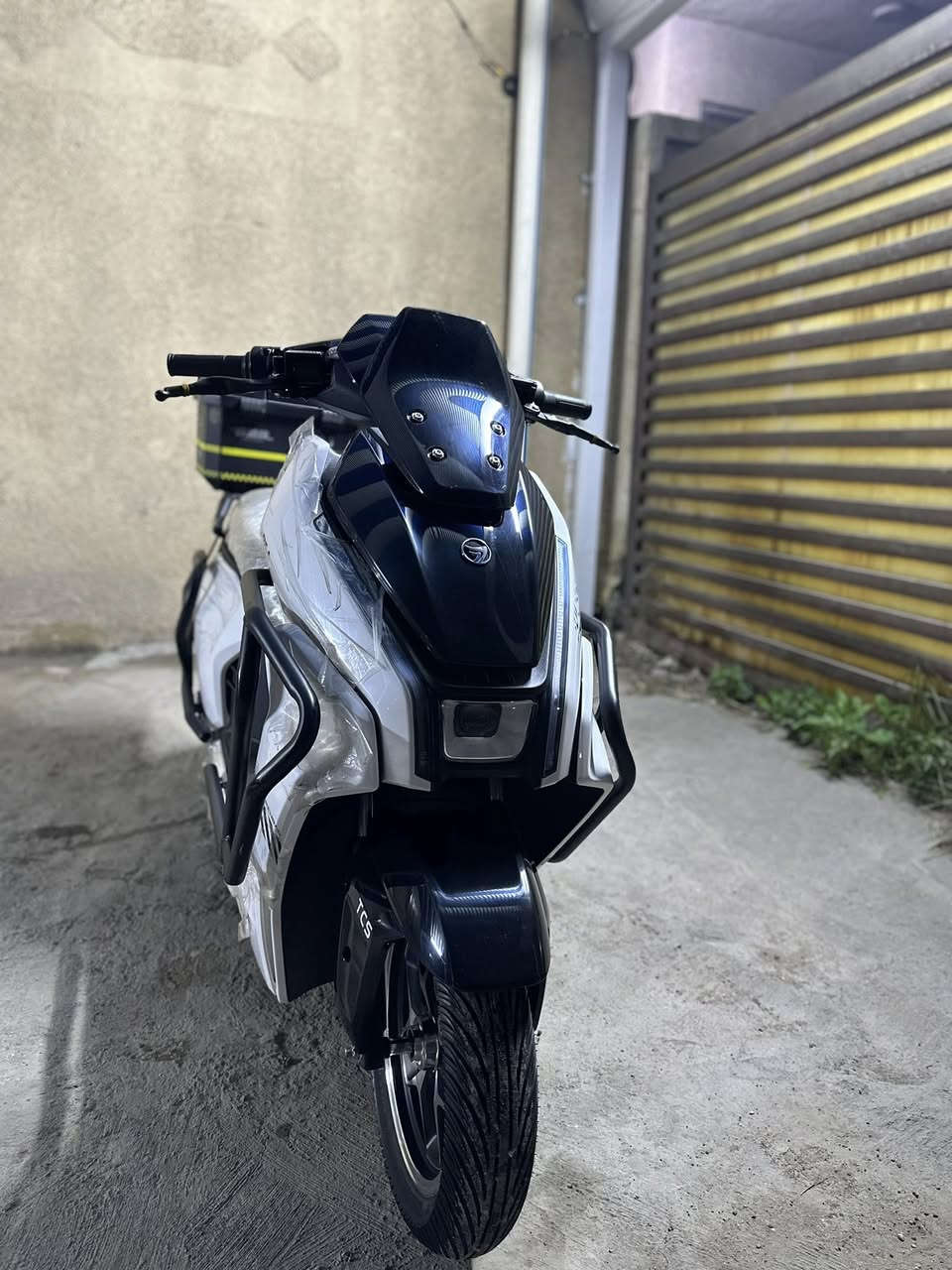 ٦ بطاريات
ملف ٢٥٠٠ حقيقي 
تحمل وزن ٢٠٠kg
تمشي سريع بوزن ثكيل نسبه 80.\. او اكثر
سعرها 900 وبيه مجال
فضائي 
درجه جديده مصارلي هواي من مأخذه بيه غراض اصلن بعدها مشادله 
مكاني بغداد


**إذا كنت صاحب هذا الإعلان وتريد حذفه لأي سبب، رجاءا أرسل رسالة إلى الدعم الفني**