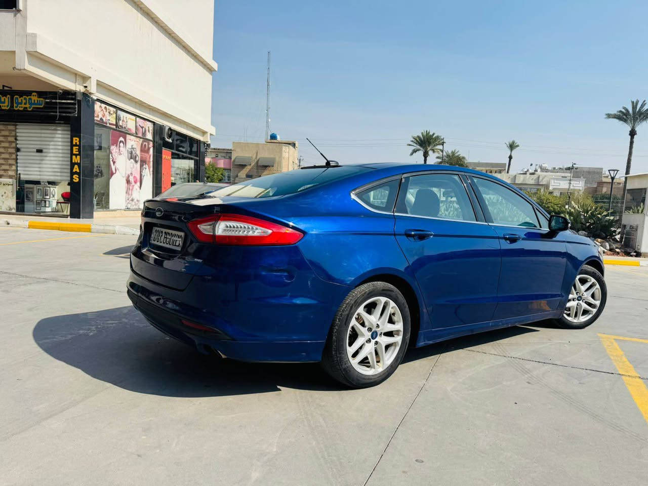 سلام عليكم 
فورد فيوجن 2016 مكينه 2.5 تنفس طبيعي بدون تيربو 
مكينه كير كفاله مواصفات SE 
تحكمات كامل مثبت سرعه شاشه تاب كشنات كهرباء بجم زينون جاهزه بدون اي نقص بيها رش بنيد وباب وجاملغ وقم سنويه جدد رقم سليمانيه بأسمي تحويل وكاله حاضر السعر 110 مكانها العامريه 
*********** بغداد, العراق
