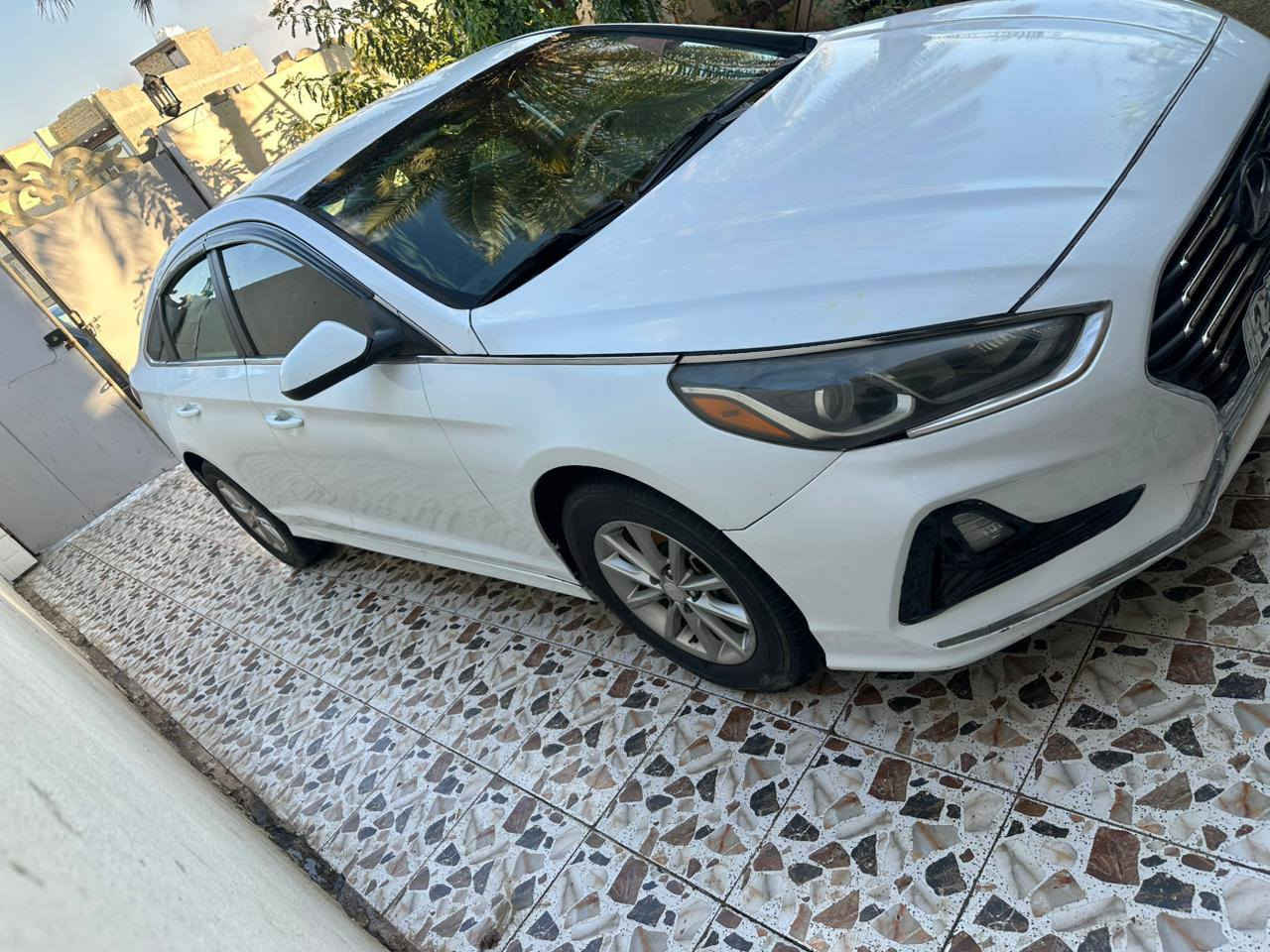 ا
السلام عليكم 

سوناته 2018. 
بسمي بنفس اليوم تحويل 
رقم بغداد انكليزي
وارد امريكي.  حادثهة بابتين بدون دواخل. بيهة 5قطع صبغ. 
مكينه كير تبريد. صدر. تخم تاير.  خير من الله 
 مواصفات نص
تحكمات شاشة بلاد
رادار  ويل كب 
السعر 120 وبيهة مجال 
مكان بغداد الكرخ اليرموك
*********** بغداد, العراق
