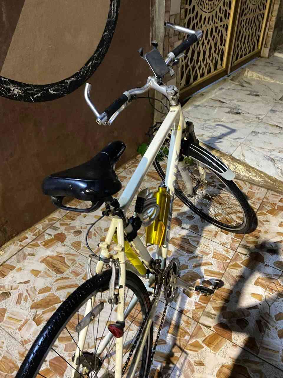 السلام عليكم
بايسكلc700 للبيع السعر 100 بي مجال
***********
