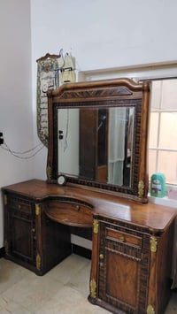 ميز مرايه السعر ١٢٥ الف وبي مجال الاستفسار 07825941447