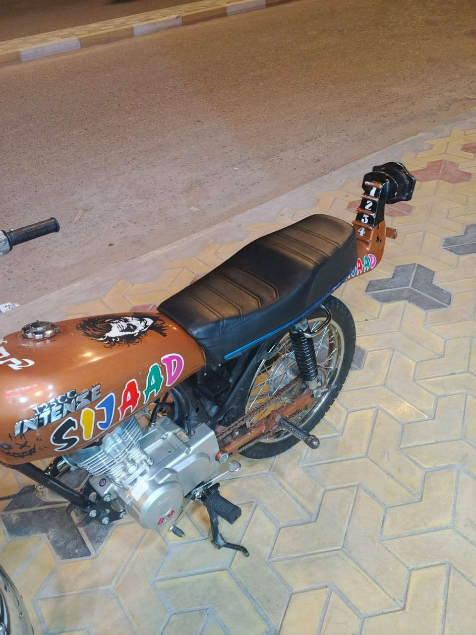 سلام عليكم شباب دراجه نامه بي ام BMبدون اوراق كفاله عامه نضافه فول كله جديد دراجه شلعه ومعدل وزلغ ماكو ولمو شراي لا يخابرني رحمه الوالدكم السعر 650وما ماشيه هواي الاتصال عله هاذ الرقم ***********
