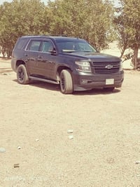 محرك 6.2L V8 قوي يقدم قوة عالية (تصل حوالي 420 حصان في الفئات القياسية...