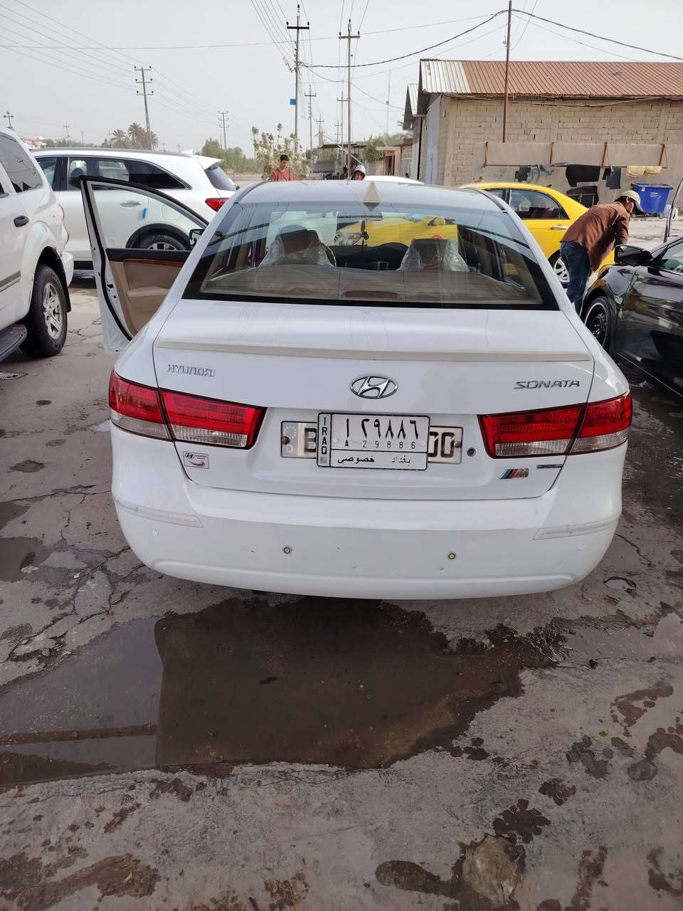 سلام عليكم سياره سوناتا شكل القديم موديل ٢٠١١ رقم بغداد كير مكينه حداديه تبريد خير من الله ١٤٥ بيه مجال رقم التلفون ***********
