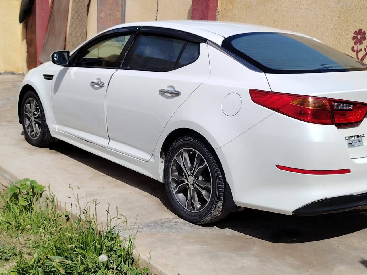 السلام عليكم 
اوبتيما 2016 خليجي رقم بغداد باسمي لغايه 2027 سياره ماشيه حقيقي 135 من تعبر ال 120 يدك الجرس سياره حلوه ونضيفه مال جناي سياره مكينته شوي بيه ضعف والباقي مذكور بالسونار مواصفات السياره تبريد قطعتين مري شفط سياره جاهزه وخير من الله وكله جديد باتري تخم تاير جديد ادامه جديده السياره خير من الله مشروع وطني سياره عارضه 150 ورقه وبيه مجال بسيط حك الجيه رقم الموبايل *********** وتحياتي للجميع ..
