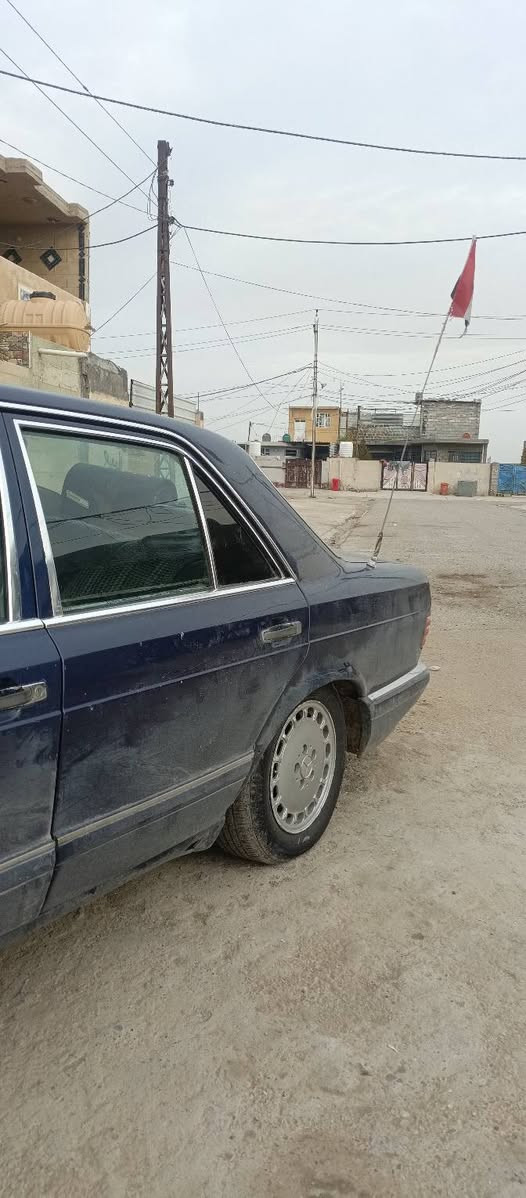 سلام عليكم مارسيدس رئاسي مديل 88بس محدث 90 مكينه وكير 300بطه حاويه تايرات جدد رقم ديالئ تبريد شغال صدر خلفي امامي جديد مكاني ديالي رقم *********** السعررررر 45 وبيها مجال الشراي
