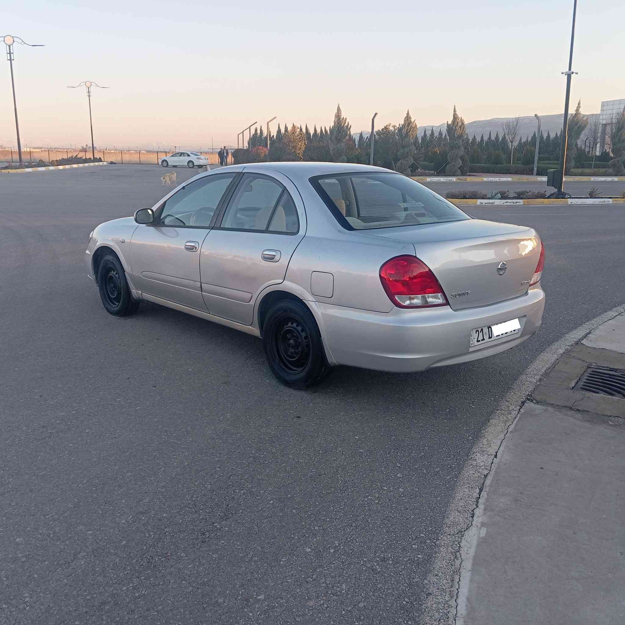 نیسان سەنی یابانی سلفەر مۆدێل ٢٠١٢ گێڕ اۆتۆماتیک مەکینە ١٦ ڕەش سۆبەر سەیارەکە کەلەو عەینەکوسویچ گۆنترۆڵە ٤ جام کاڕەبایە ناوزەردە ٣بارچەی بویاخە بی ناوگرتن گێڕو مەکینەو تەقەو رەقە تەبریت بەشەرت سەنەوی رەقەمی تازەیە  سعر ٩٧ گڵاو معامەلە لەسلێمانی زم *********** فایبەڕ واتساب لەسەرە
