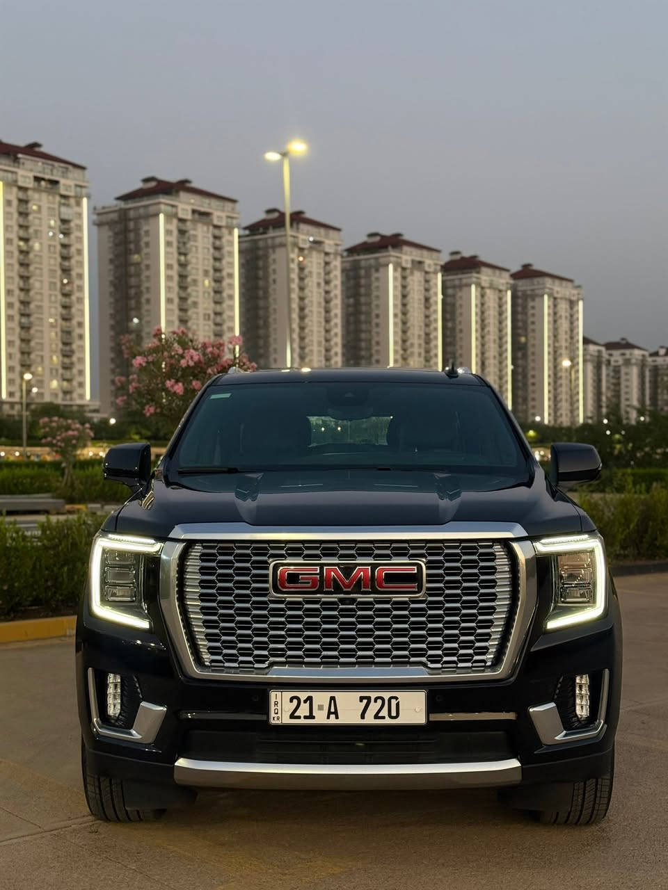 ﷽
‏‎ماشاءالله تبارك الرحمن 
للبيع جيمسي 2023 
Yukon Denali 
انضف دنلي ب هذا موديل
ماشيه فقط 40 الف كيلو حقيقي 
ضمان شركه منصور ٥ سنوات و سيرفس بلاش 
كير ، محرك كهربائي كل بشرط 
سياره مكفول كفاله عامه حتى دعاميات 
محرك ٦٢٠٠ ، كير ١٠ نمر 
‎فول موصفات 
مواصفات كادلاك 
‎داتا شو كبير ، رادار جانبي خلفي امامي ، رادار ،مانع تصادم  امامي ، رادار مانع تصادم خلفي ، خمس كامرات ، خمس بصمات
كشنات تبريد تدفأه خزن وكهرباء ، كشن رجاج تحذير ، كشن خلفي تدفئه ، كشنات الخلفيه كهرباء ، لون الكشنات قهوائي اسبريسو مميز جدا ، جنطه كهرباء
شاشات خلفيي 🖥️ ، ستيرن كهرباء ، بانوراما ، كيجات شاشة الكتروني . دوسات كهرباء ، فور ويل ، اربع انضمه قياده ، جكات
‎ جمسي دنالي اعلي فئه ب جمسي
‎ثلاجه ، شاحن ويار ليس
مكان / سليماني 📍 
رقم تليفون 📞 ***********
