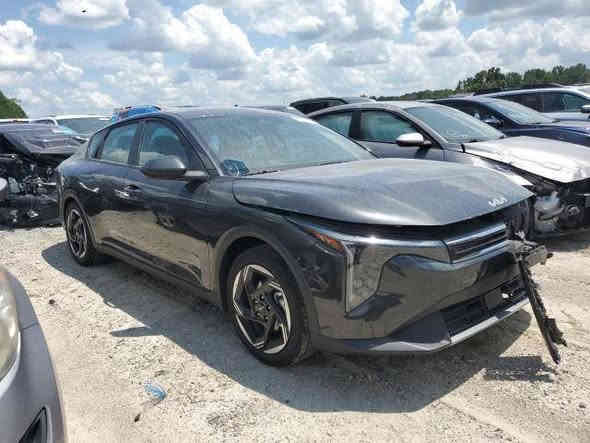 الشركة : كيا KIA 
الفئة : K4
الموديل : 2025
المحرك : 4 سلندر 2000 L دوش 
العداد : 5.000 اخت الزيرو
المواصفات : 
صبغ باب و جاملغ خلفي بدون ايرباك بارد بالبنيد
لد نهاري
شاشة متصل
تحكم تبريد شاشه و دكم 
رادارات 360 
كاميرا خلفيه 
مكان السيارة :  كربلاء
تترقم جميع المحافظات 
حادث السيارة :  صبغ باب و جاملغ خلفي بدون ايرباك بارد بالبنيد
صور الحادث مرفقة
السعر : 159 ورقة 
#للاستفسار الاتصال على 
***********
***********
متوفر واتساب
