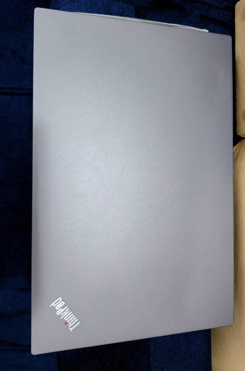 السلام عليكم ورحمة الله وبركاته.
لابتوب للبيع
كور سفن جيل عاشر
رام ١٦ كيكا نوع DDR4 قابل للتطوير الئ ٦٤ كيكا
هارد خرن  512GB SSD M.2 NVMe .قابل للتطوير
شاشه ips  و كارت شاشه 8 كيكا شير قابل للتطوير مع تطوير الرام 
شحن ٣ ساعات
شاحنه تايب سي  مع بصمه ابهام 
سعرها ٥٥٠ الف
ضمان لمده شهر
يوجود توصيل


**إذا كنت صاحب هذا الإعلان وتريد حذفه لأي سبب، رجاءا أرسل رسالة إلى الدعم الفني**