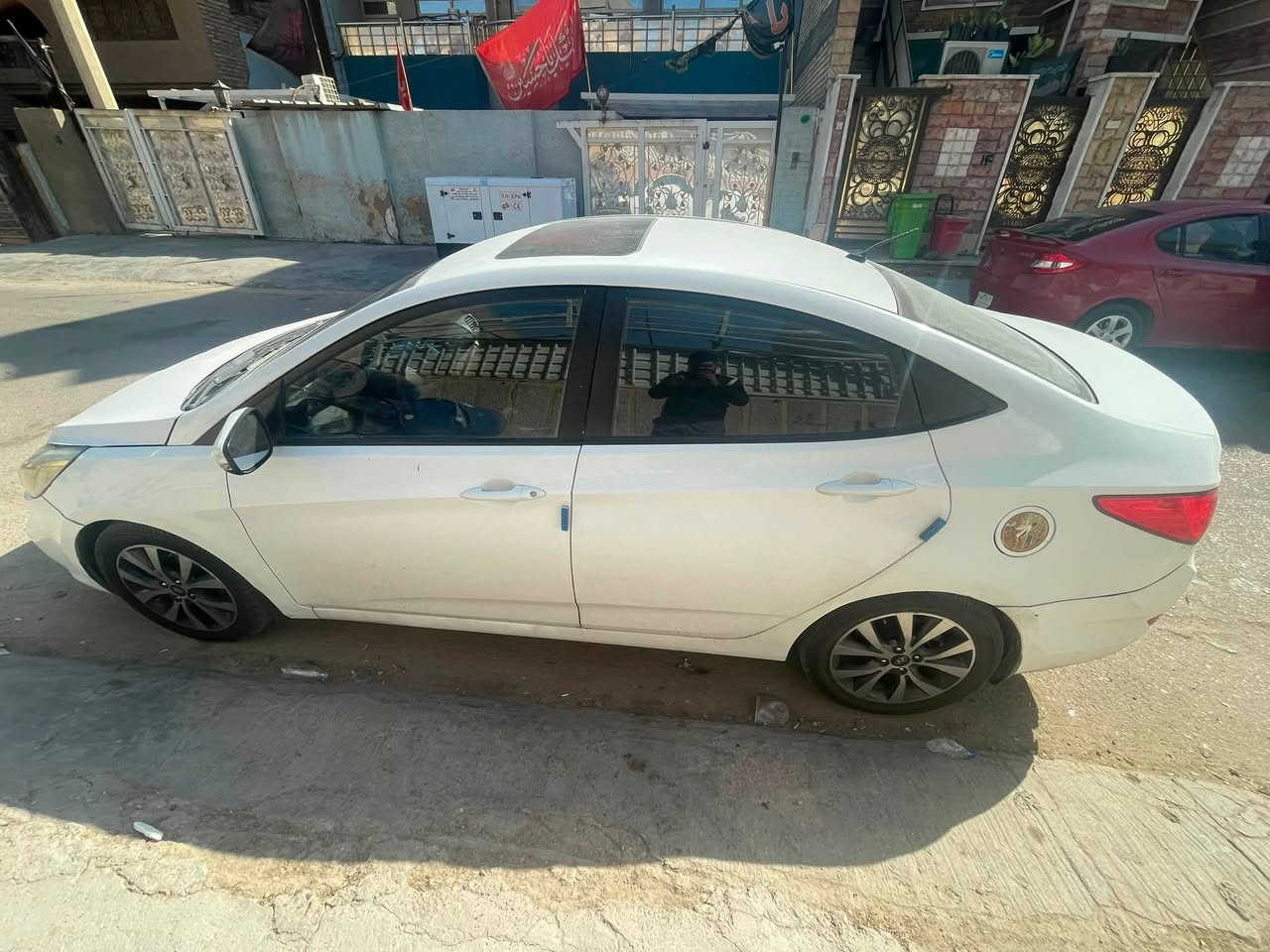 السلام عليكم
اكسنت ٢٠١٦ خليجي فول 

صدر امامي خلفي قبل يومين شديتهن

تخم تاير همين جدد قبل ٥ ايام 

ادامة كاملة تبريد منضومة جديدة شادهة 

رقم بغداد سنوية جديدة 

رقم انكليزي 

مكاني بغداد السيارة بيهة بنيد مبدل 

وصبغ جاملغ خلفي 

ماشية ١٣٣ ونص وقابل لزيادة
السعر ٩٥ 

***********
