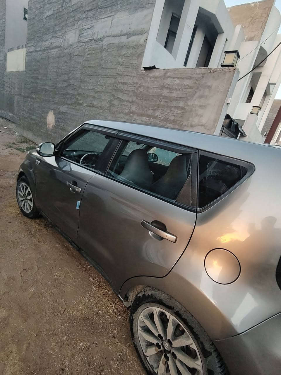 كيا صول للبيع
موديل ٢٠١٩
محرك ١٦٠٠
السياره نظيفه ميحتاج الها اي تصليح
اي استفسار  الرقم بي واتساب***********
؛؛
