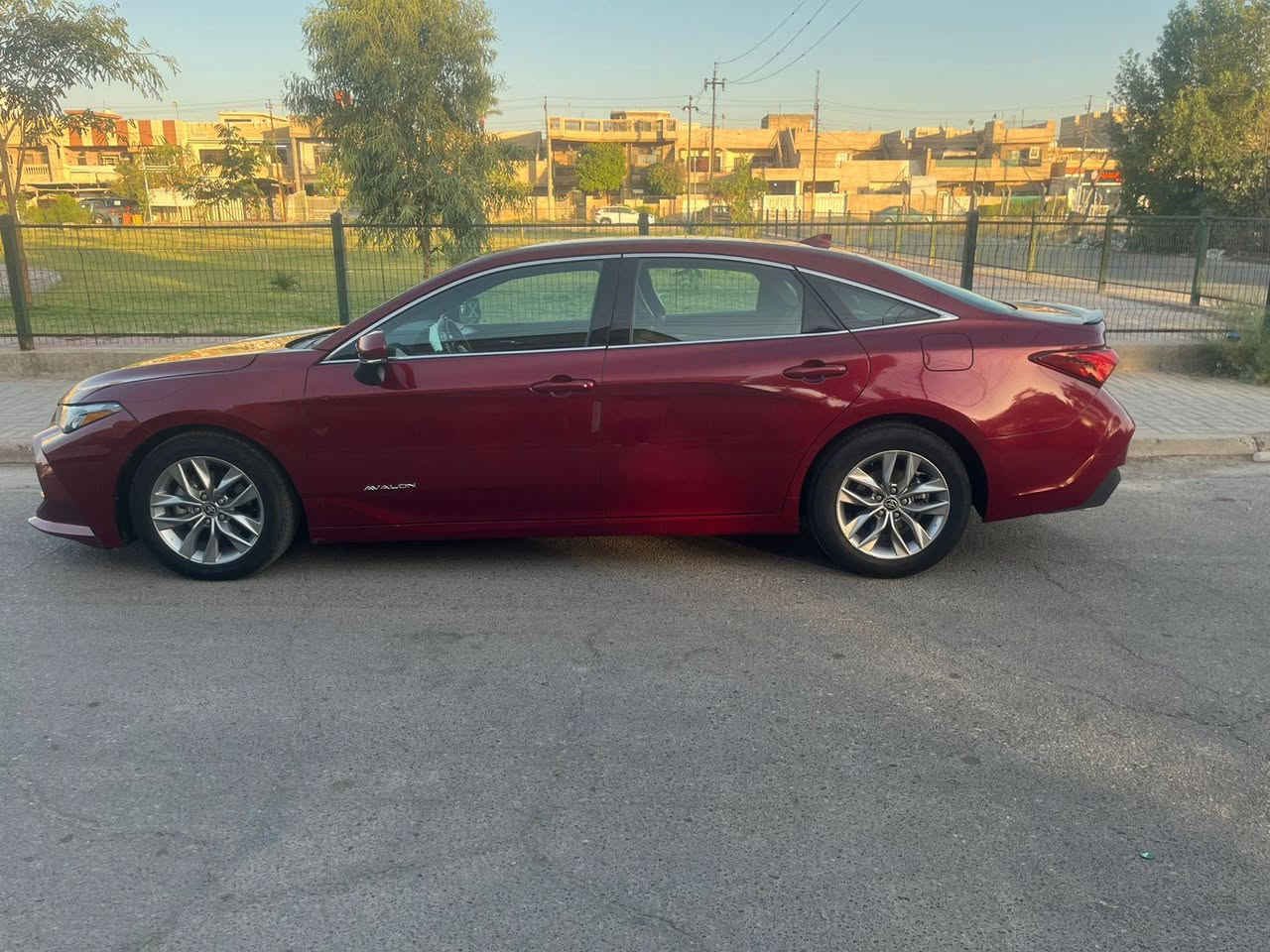 السلام عليكم سيارة افلون للبيع ماشية 43 الف كيلو وسعرها 22 الف قفل وللتواصل***********
