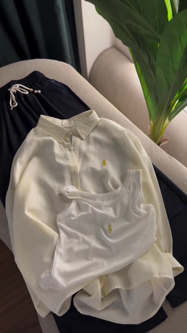 ⁨	جمال الالوان والتنسيق😍
قميص مع سترابلس 25 الف
مقاس فري يلبس 38-40-42-44
كيلوت سعر 25 الف
مقاس 36-38-40-42
طول القميص 75cm يغطي الورك كامل⁩


**إذا كنت صاحب هذا الإعلان وتريد حذفه لأي سبب، رجاءا أرسل رسالة إلى الدعم الفني**