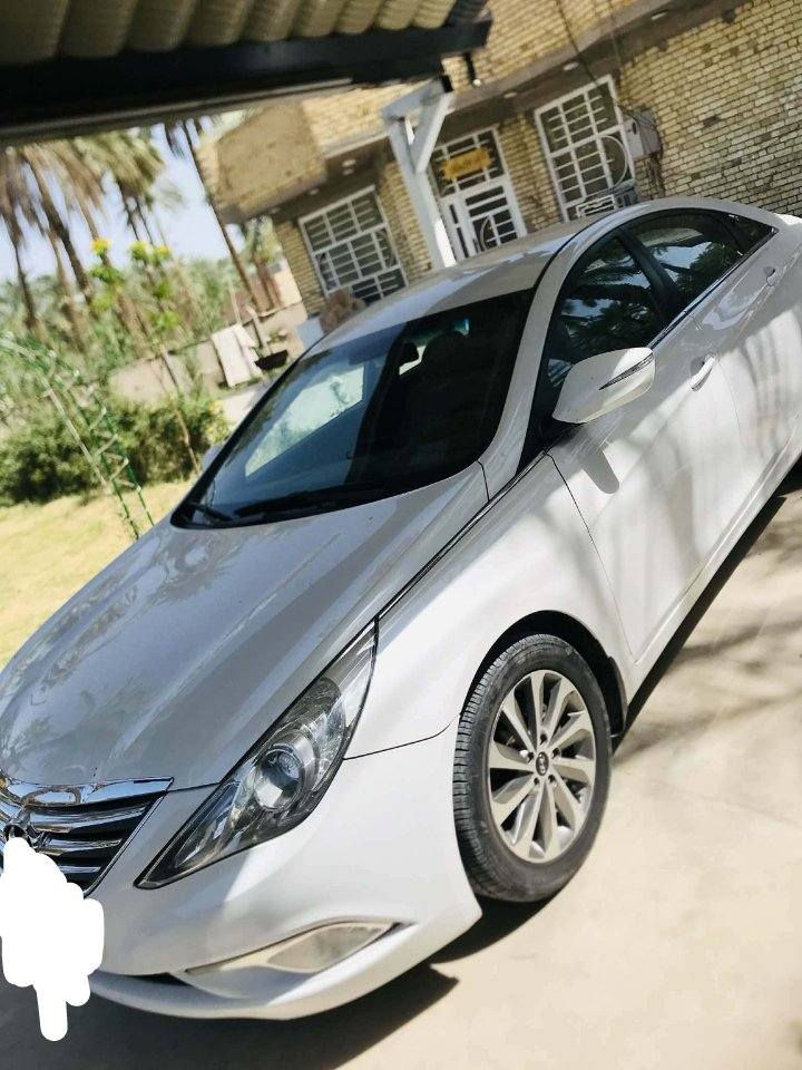 السلام عليكم للبيع  سوناتا 2015 خليجي رقم بغداد  انكليزي باسمي مكينه 2400دوش الشركه العامه نص فول شفتات ستيرن شاشه اندرويد  سياره بيه صبغ نص بنيد وجاملغ امامي وجاملغ خلفي سياره جديده بمعنى الكلمه *********** بغداد, العراق
