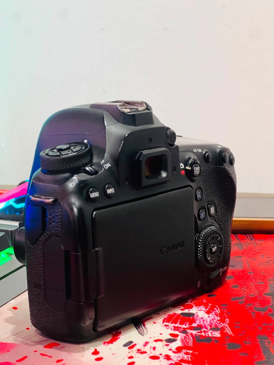 كانون d6ii
نضيفه كلش 

متوفر توصيل لجميع محافظات 

للستفسار خاص او واتساب 

***********

واتساب ***********
