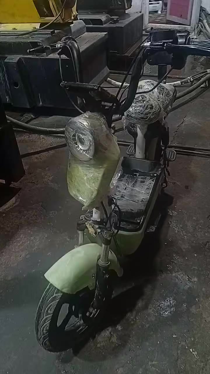 السعر 130وبيه مجال بطايرات جدد شاحنه جديده


**إذا كنت صاحب هذا الإعلان وتريد حذفه لأي سبب، رجاءا أرسل رسالة إلى الدعم الفني**